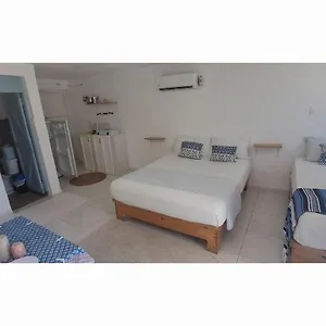 Blancos, A Dos Minutos De Patos Barahona Apartment